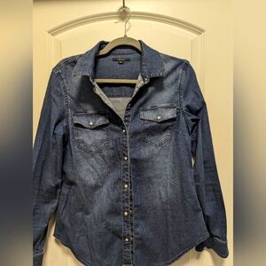 TAHARI brand denim shirt (m)